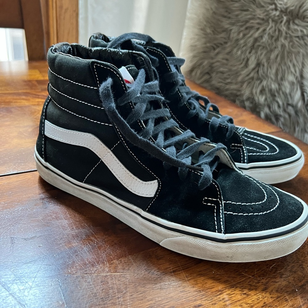 Vans high tops - old skool black, black laces Men 8 Women’s 9.5